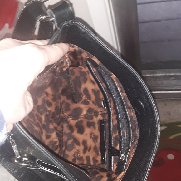 B. MAKOWSKY Black Genuine Pebble Leather Silver Hardware - Picture 11 of 13